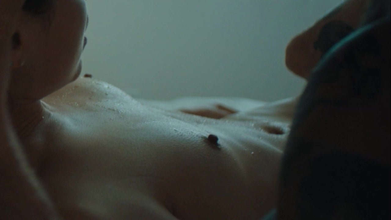 Margaret Qualley nude pussy + tits ‘LOVE ME LIKE YOU HATE ME’